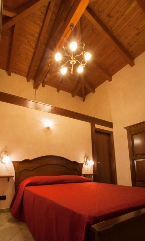 Agriturismo U' Casinu Da Scala 肯波拉圣吉奥瓦尼 客房 照片