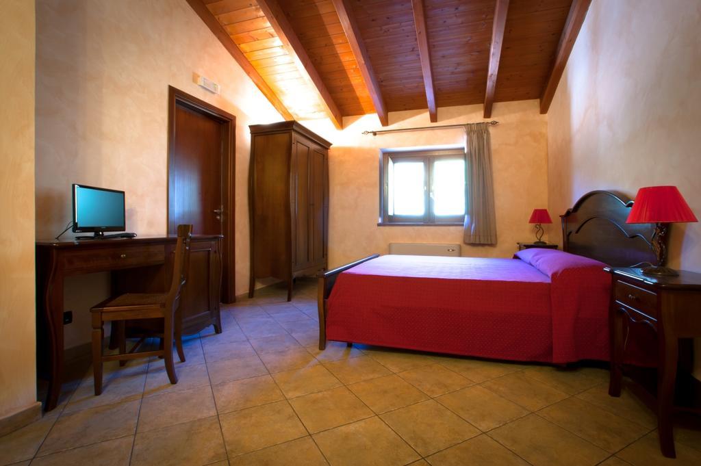 Agriturismo U' Casinu Da Scala 肯波拉圣吉奥瓦尼 客房 照片
