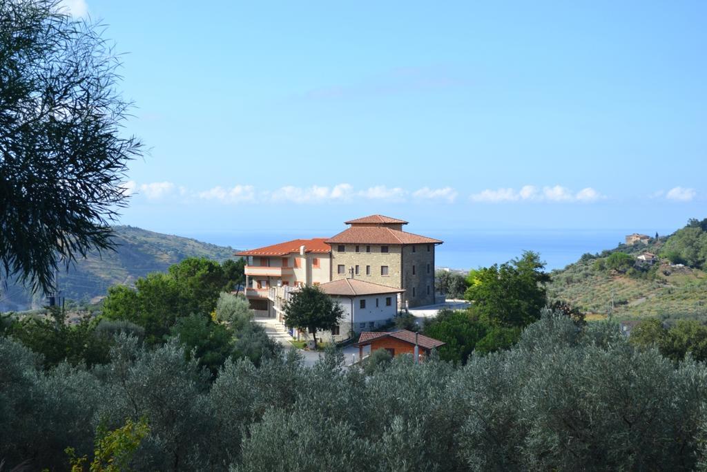 Agriturismo U' Casinu Da Scala 肯波拉圣吉奥瓦尼 外观 照片