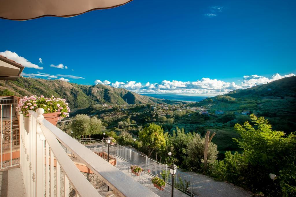 Agriturismo U' Casinu Da Scala 肯波拉圣吉奥瓦尼 外观 照片