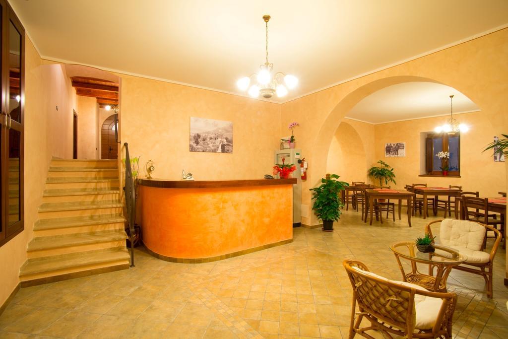 Agriturismo U' Casinu Da Scala 肯波拉圣吉奥瓦尼 外观 照片