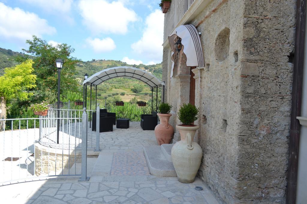 Agriturismo U' Casinu Da Scala 肯波拉圣吉奥瓦尼 外观 照片